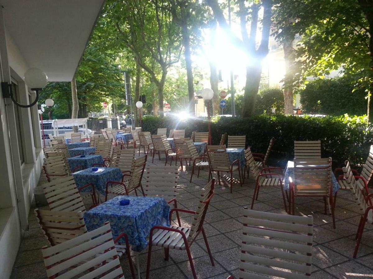 Hotel Irene Riccione Esterno foto