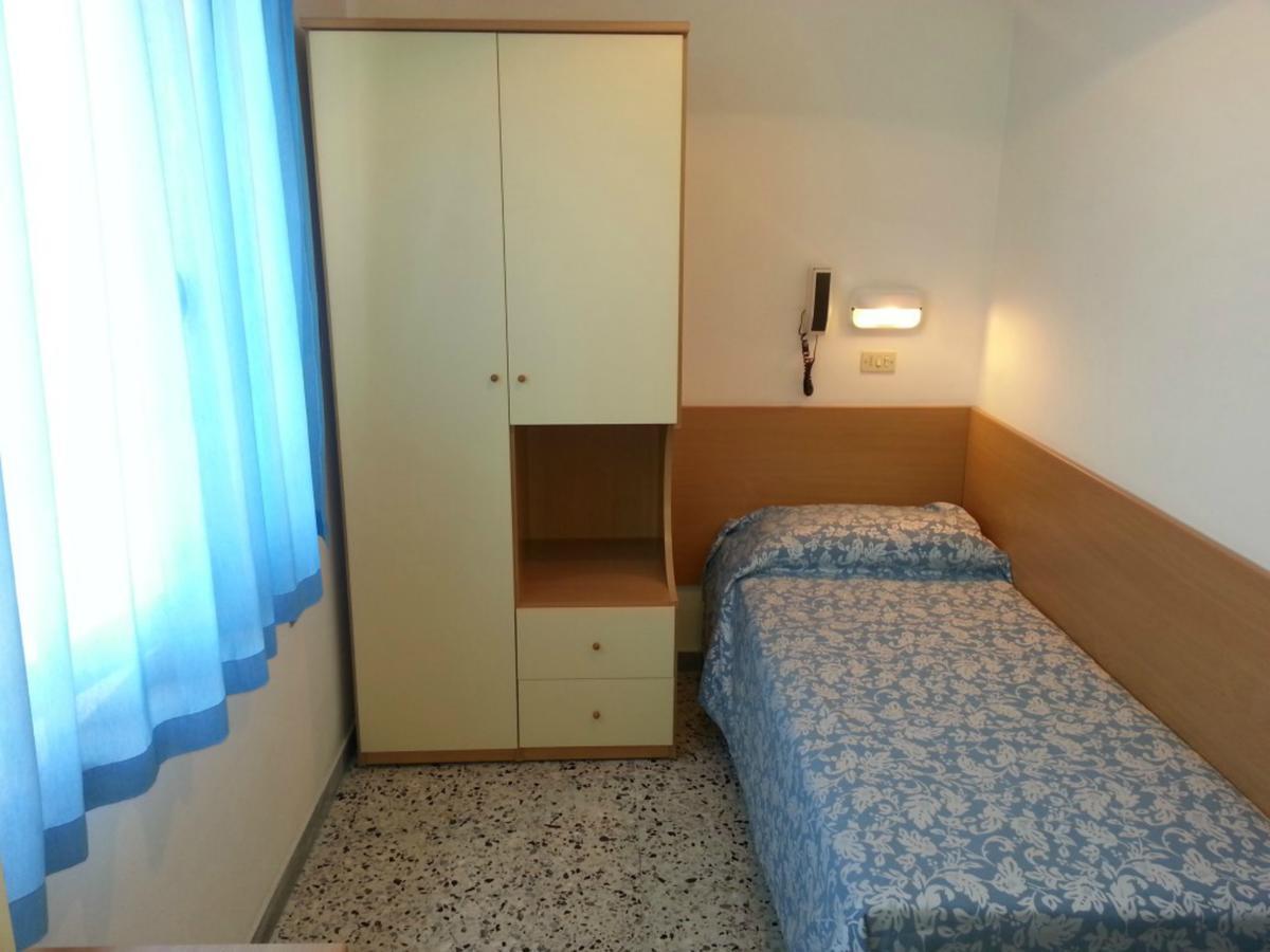 Hotel Irene Riccione Esterno foto